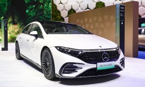 梅赛德斯-奔驰携多元化豪华产品第六次亮相中国进博会